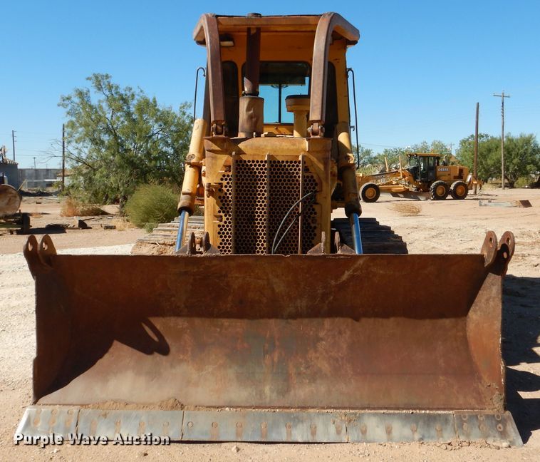 image for item DJ8882 1984 Caterpillar D6D  dozer