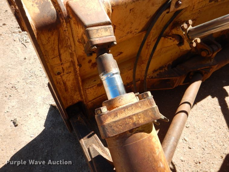 image for item DJ8882 1984 Caterpillar D6D  dozer