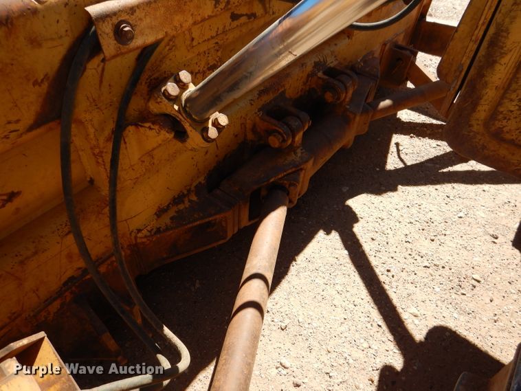 image for item DJ8882 1984 Caterpillar D6D  dozer