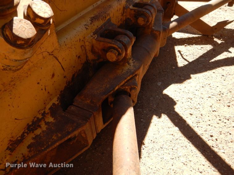 image for item DJ8882 1984 Caterpillar D6D  dozer