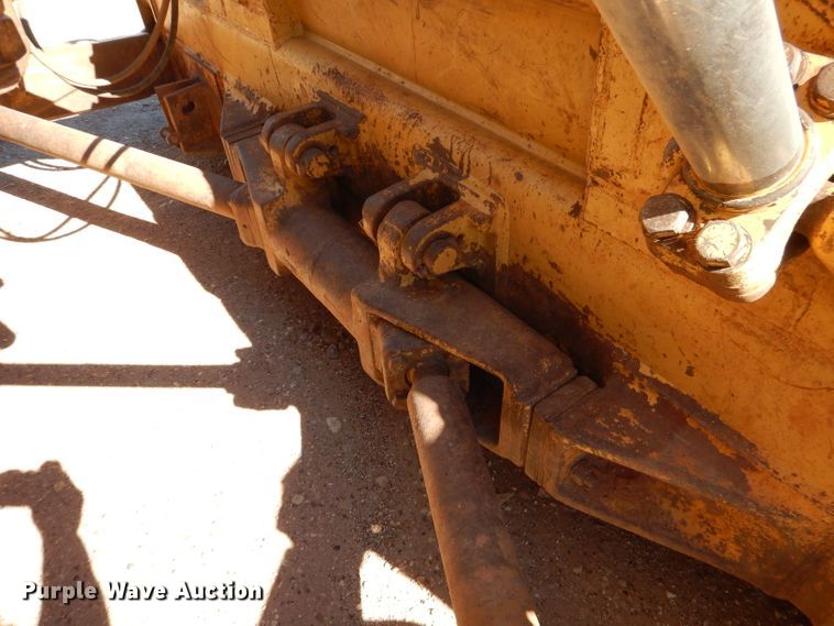 image for item DJ8882 1984 Caterpillar D6D  dozer