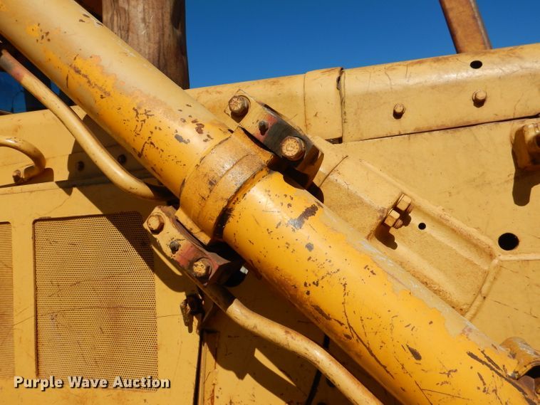 image for item DJ8882 1984 Caterpillar D6D  dozer