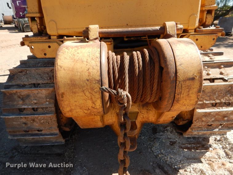 image for item DJ8882 1984 Caterpillar D6D  dozer