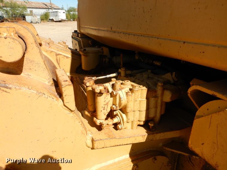 image for item DJ8882 1984 Caterpillar D6D  dozer