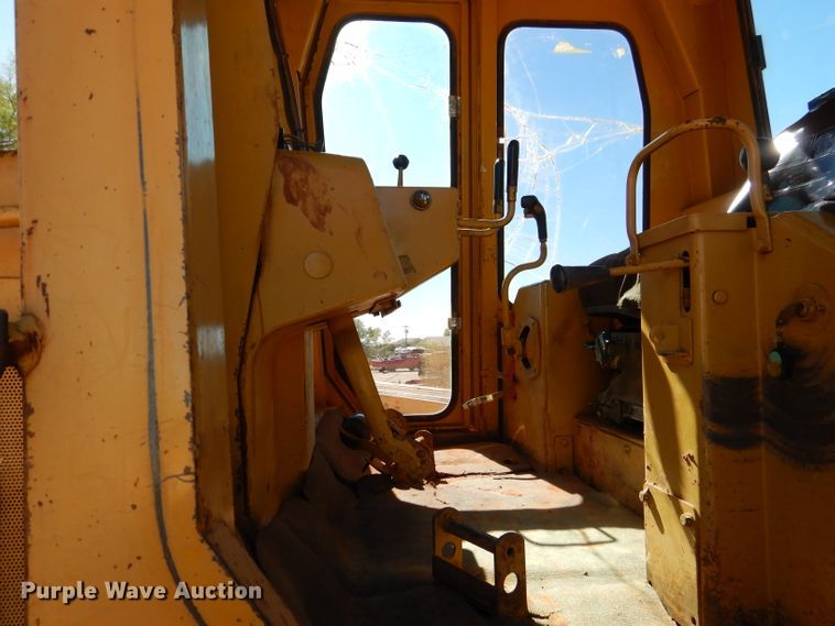 image for item DJ8882 1984 Caterpillar D6D  dozer