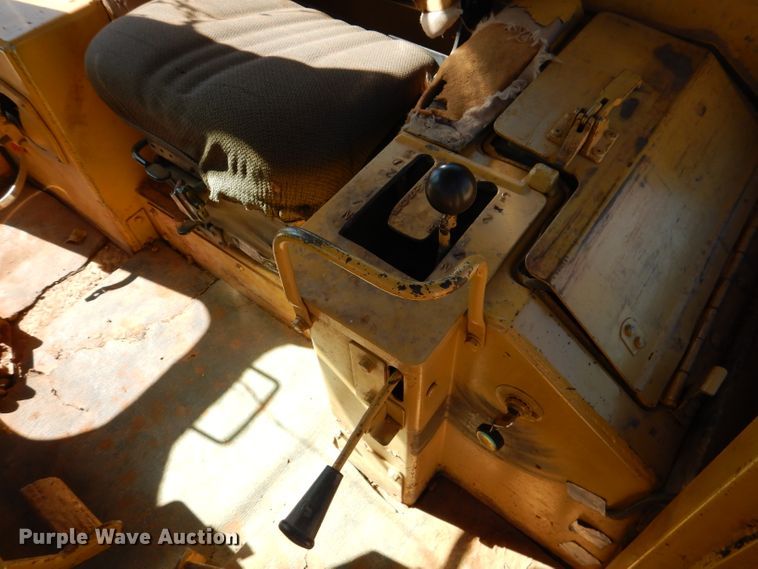 image for item DJ8882 1984 Caterpillar D6D  dozer