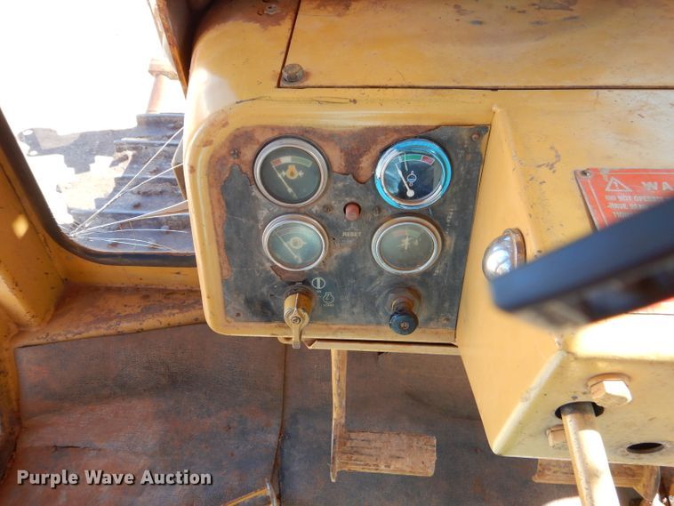 image for item DJ8882 1984 Caterpillar D6D  dozer