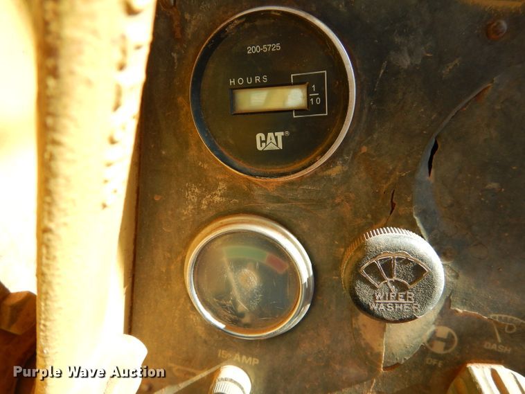 image for item DJ8882 1984 Caterpillar D6D  dozer