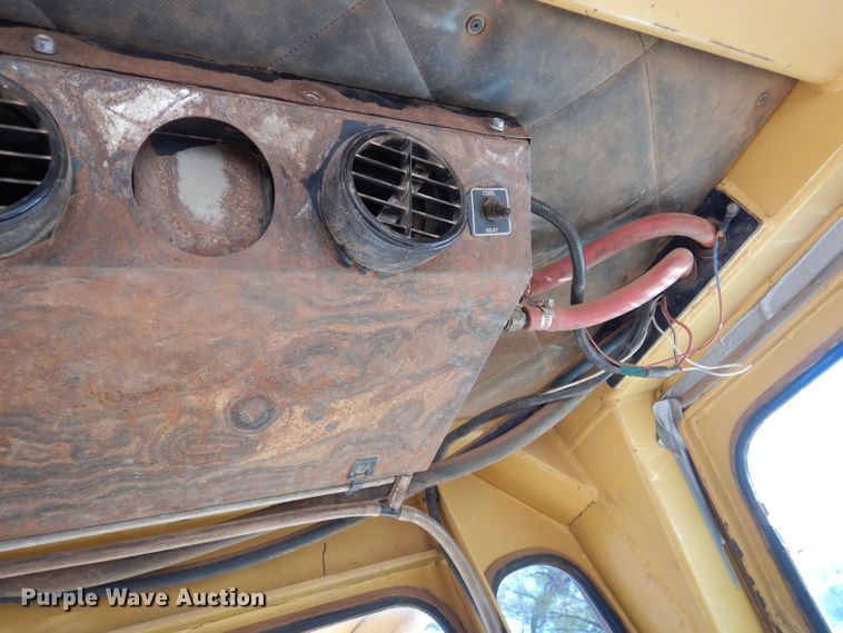 image for item DJ8882 1984 Caterpillar D6D  dozer