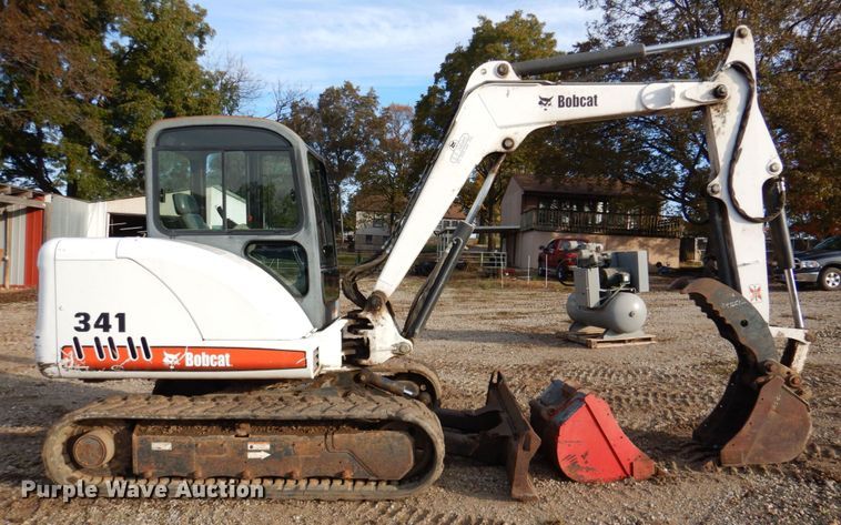 image for item DK1269 2004 Bobcat 341G  mini excavator