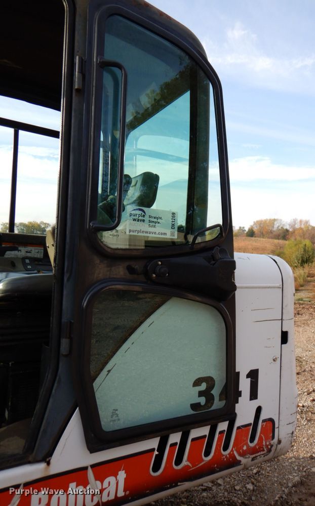 image for item DK1269 2004 Bobcat 341G  mini excavator