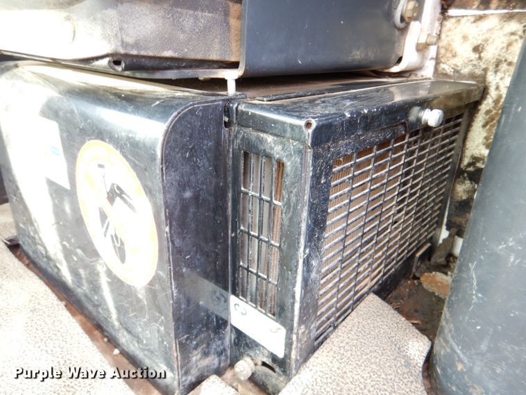 image for item DK1269 2004 Bobcat 341G  mini excavator