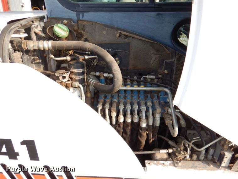 image for item DK1269 2004 Bobcat 341G  mini excavator