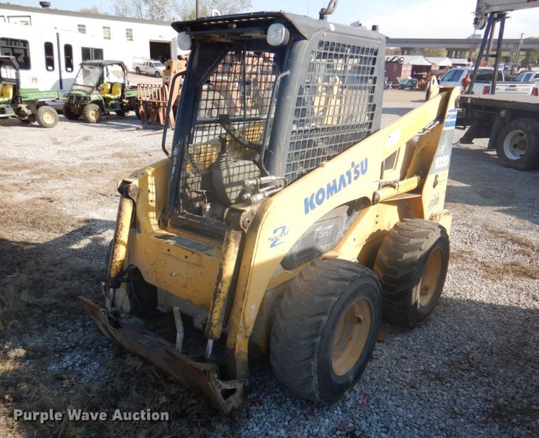 image for item DK1338 2004 Komatsu SK1020T  skid steer loader