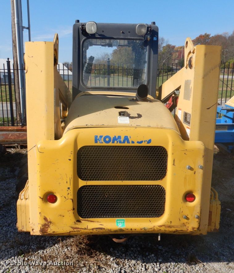 image for item DK1338 2004 Komatsu SK1020T  skid steer loader