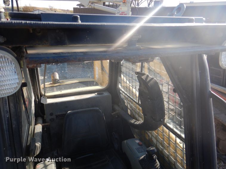 image for item DK1338 2004 Komatsu SK1020T  skid steer loader