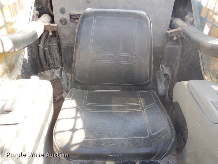 image for item DK1338 2004 Komatsu SK1020T  skid steer loader