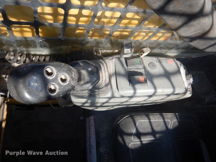 image for item DK1338 2004 Komatsu SK1020T  skid steer loader