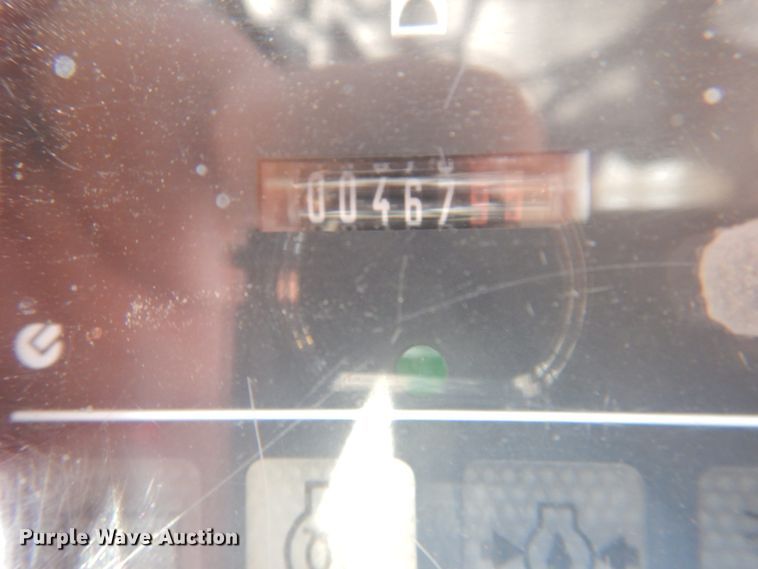 image for item DK1338 2004 Komatsu SK1020T  skid steer loader