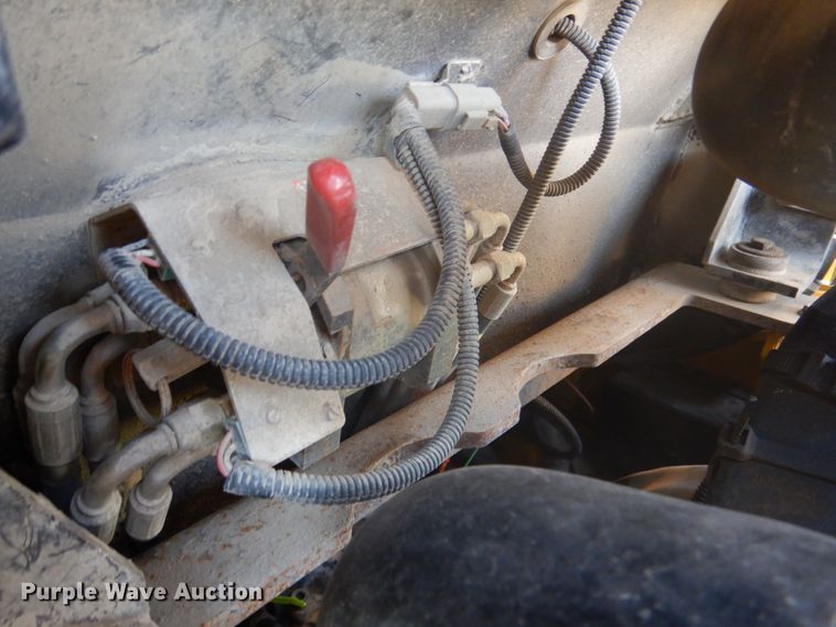 image for item DK1338 2004 Komatsu SK1020T  skid steer loader