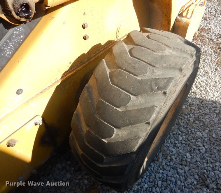 image for item DK1338 2004 Komatsu SK1020T  skid steer loader