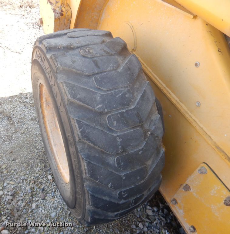 image for item DK1338 2004 Komatsu SK1020T  skid steer loader