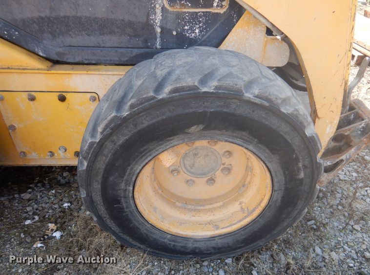image for item DK1338 2004 Komatsu SK1020T  skid steer loader