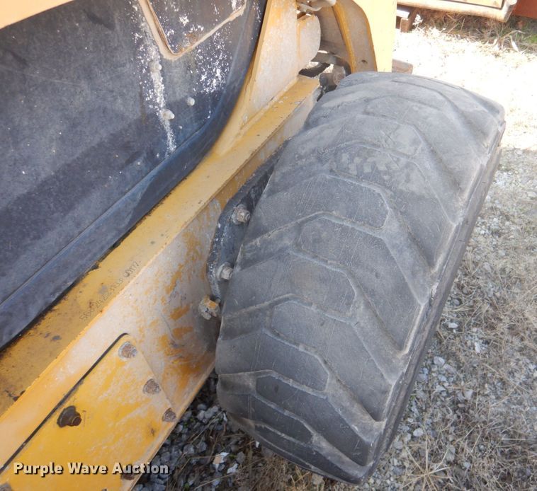 image for item DK1338 2004 Komatsu SK1020T  skid steer loader