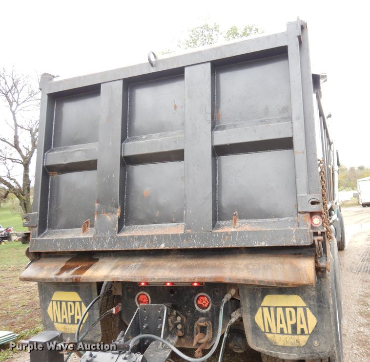 image for item DK3106 1995 Peterbilt 357  dump truck