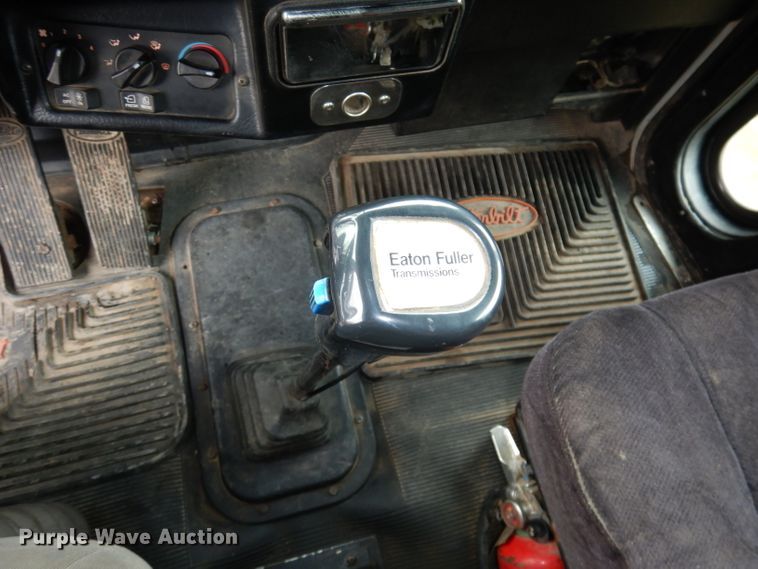 image for item DK3106 1995 Peterbilt 357  dump truck