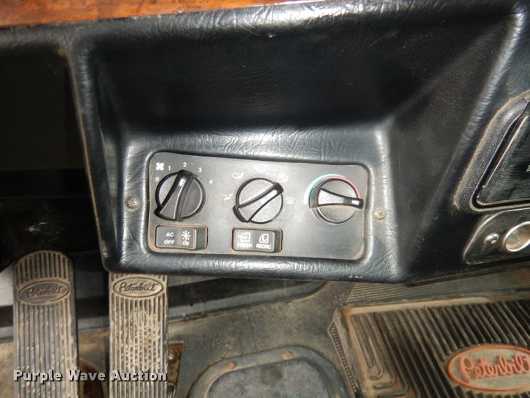 image for item DK3106 1995 Peterbilt 357  dump truck