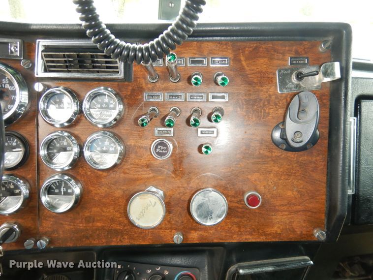 image for item DK3106 1995 Peterbilt 357  dump truck