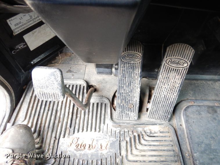 image for item DK3106 1995 Peterbilt 357  dump truck