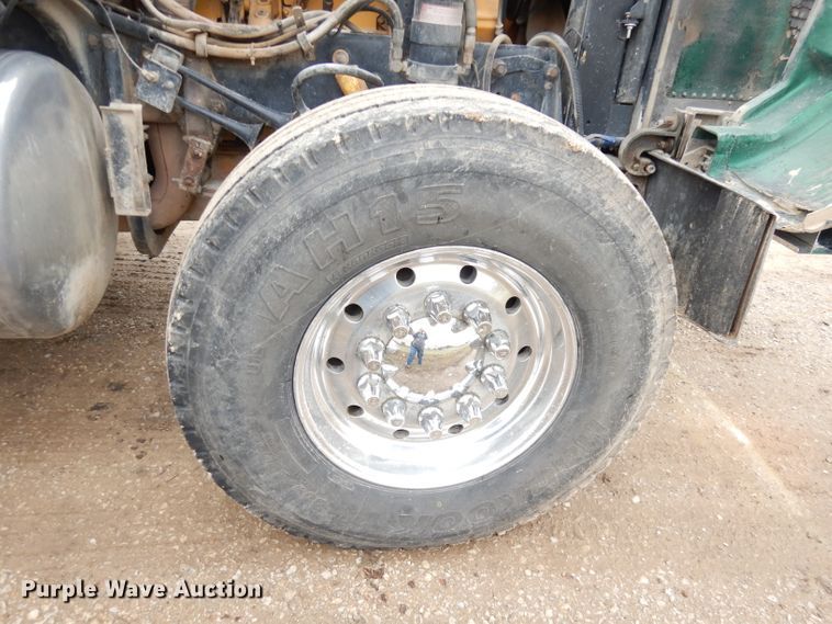 image for item DK3106 1995 Peterbilt 357  dump truck