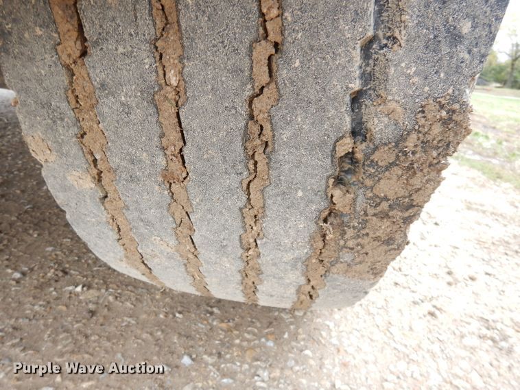 image for item DK3106 1995 Peterbilt 357  dump truck