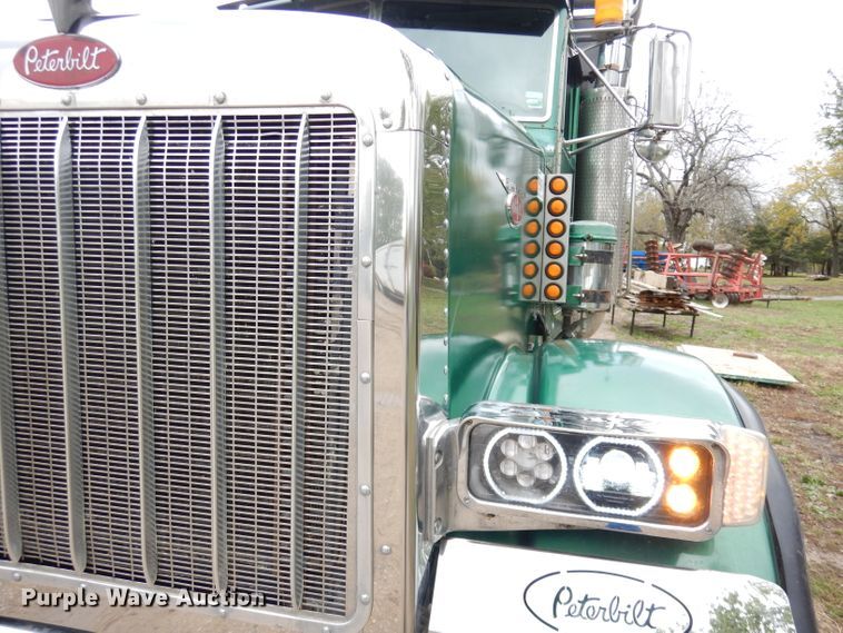 image for item DK3106 1995 Peterbilt 357  dump truck