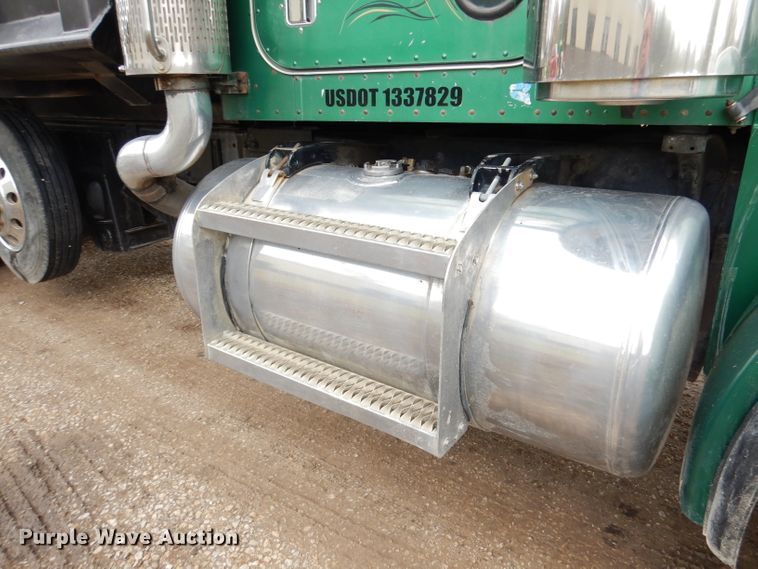 image for item DK3106 1995 Peterbilt 357  dump truck