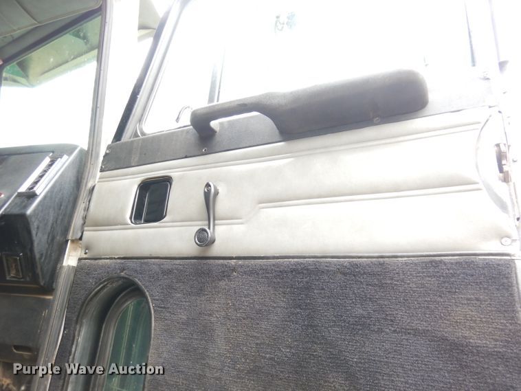 image for item DK3106 1995 Peterbilt 357  dump truck