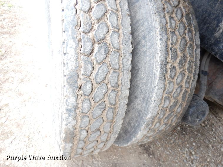 image for item DK3106 1995 Peterbilt 357  dump truck