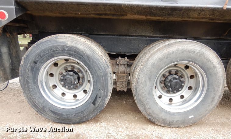 image for item DK3106 1995 Peterbilt 357  dump truck