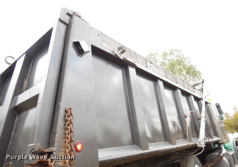 image for item DK3106 1995 Peterbilt 357  dump truck