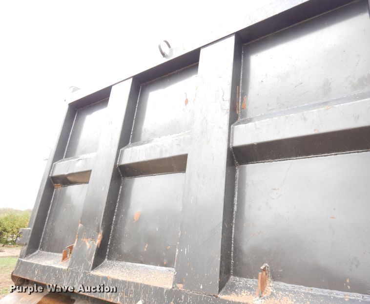 image for item DK3106 1995 Peterbilt 357  dump truck