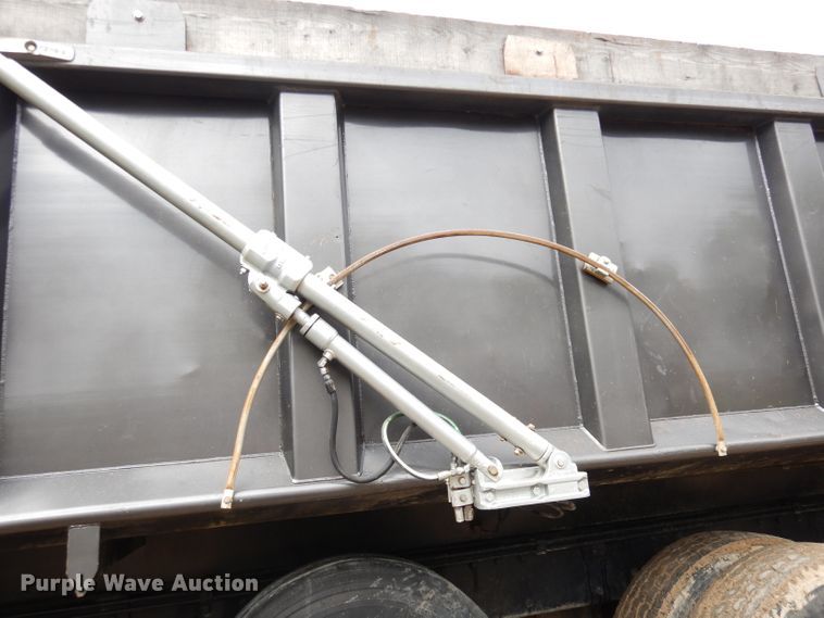 image for item DK3106 1995 Peterbilt 357  dump truck