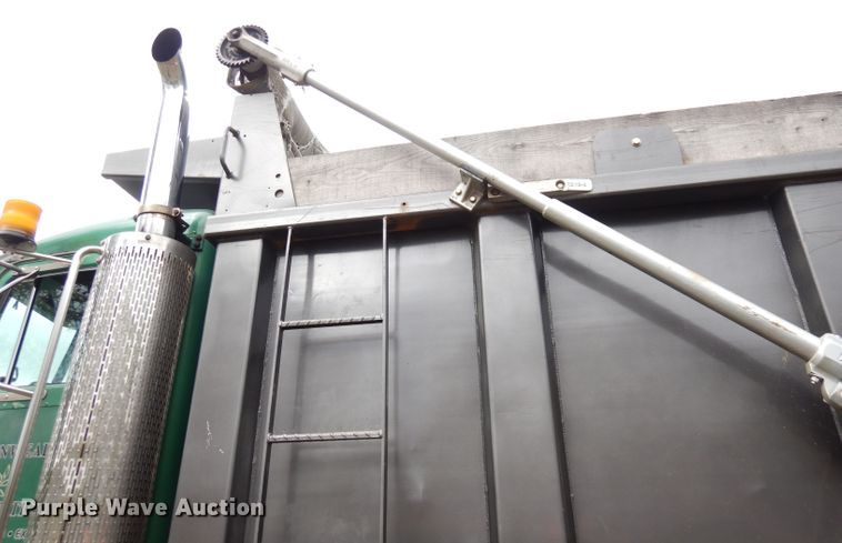 image for item DK3106 1995 Peterbilt 357  dump truck