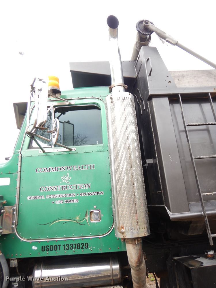 image for item DK3106 1995 Peterbilt 357  dump truck