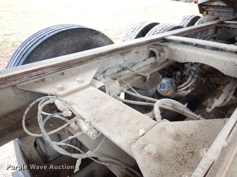 image for item DK3106 1995 Peterbilt 357  dump truck