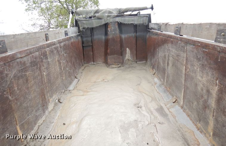 image for item DK3106 1995 Peterbilt 357  dump truck