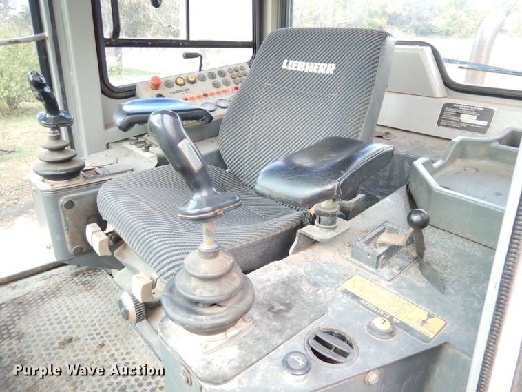 image for item DK3109 2005 Liebherr 622B  track loader