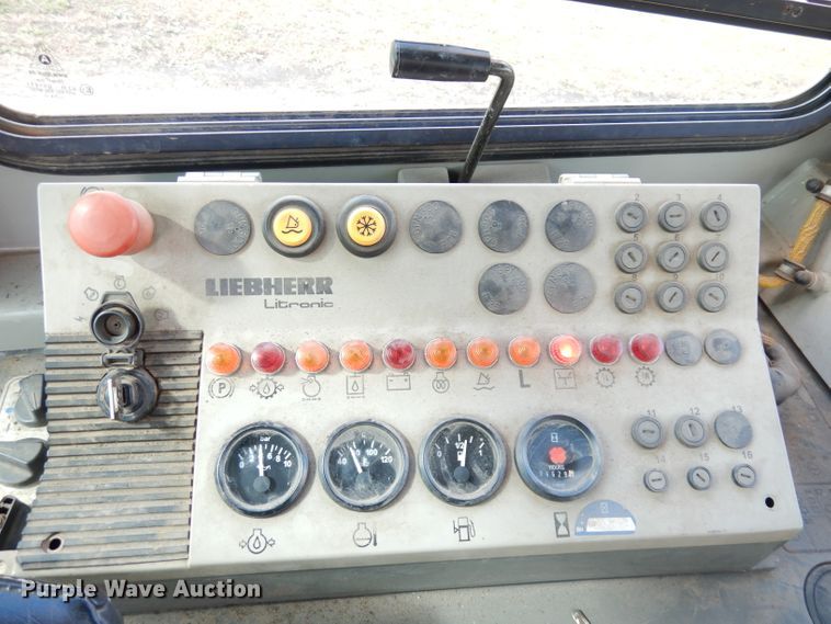 image for item DK3109 2005 Liebherr 622B  track loader