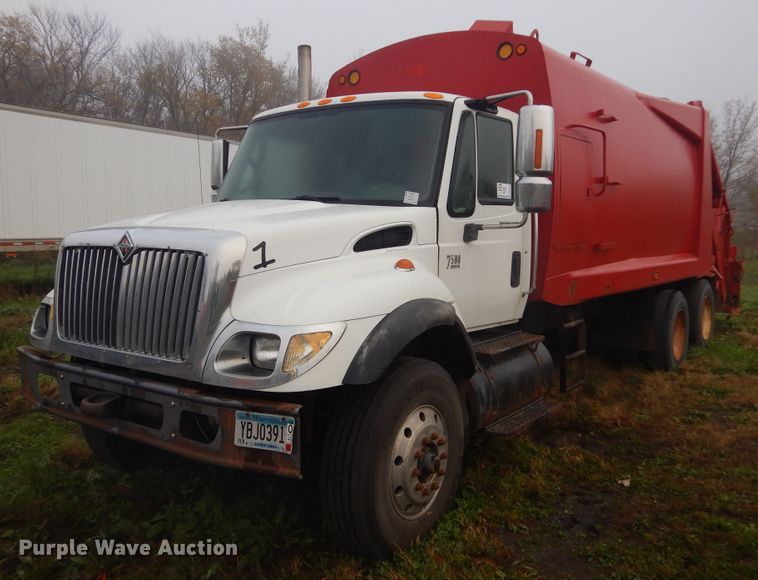 image for item DK3243 2007 International 7500 HT570  refuse truck